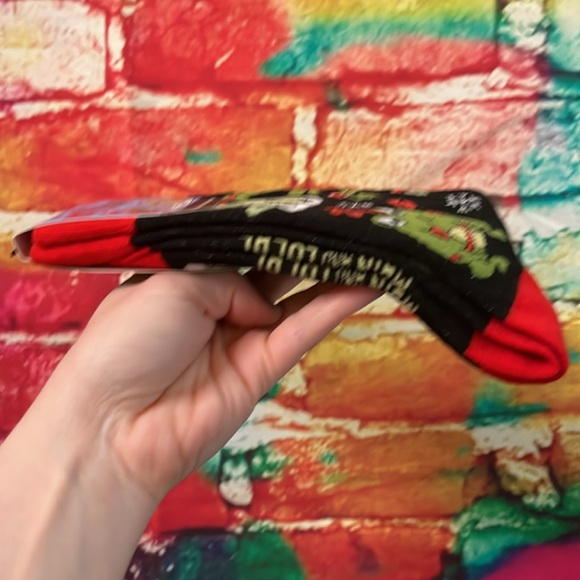 Under the Mistletoad Socks - Picture 3 of 3